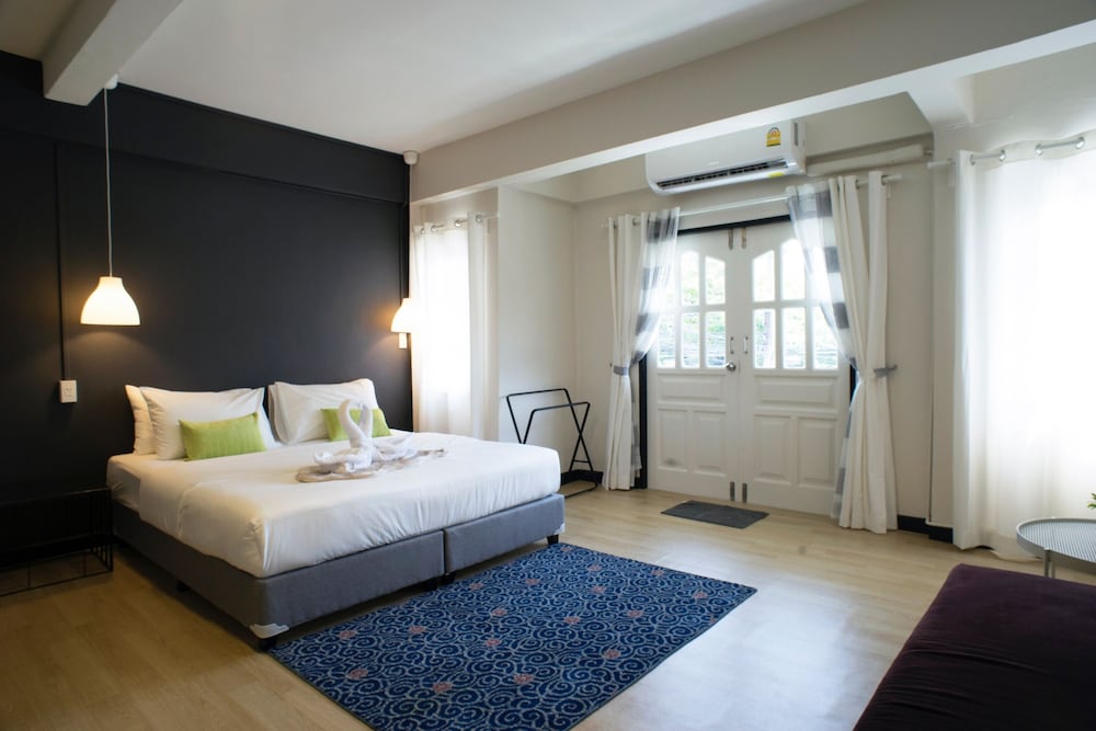 5-Bedroom Suite photo 2