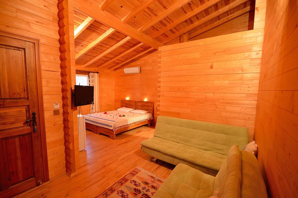 Comfort Tree House photo 1