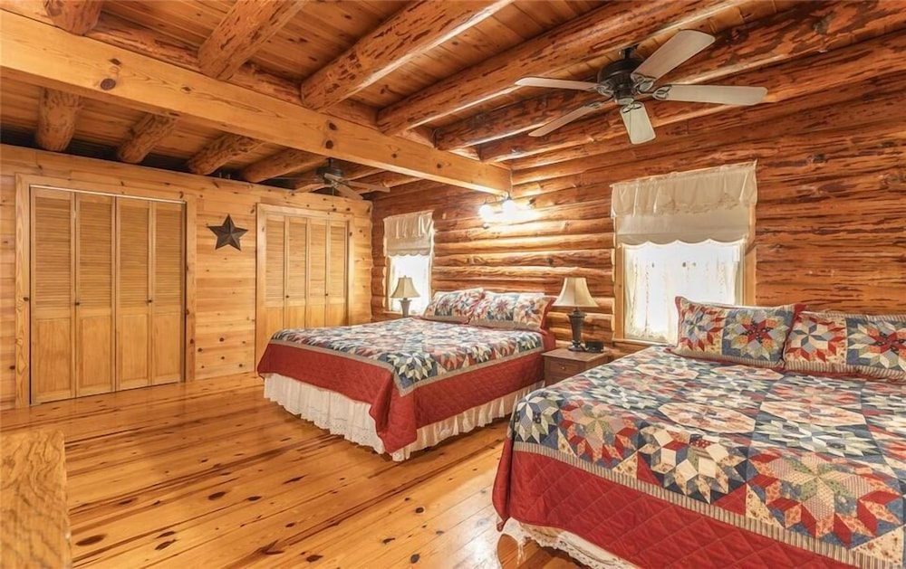 Cabin, 3 Bedrooms, Hill View photo 3