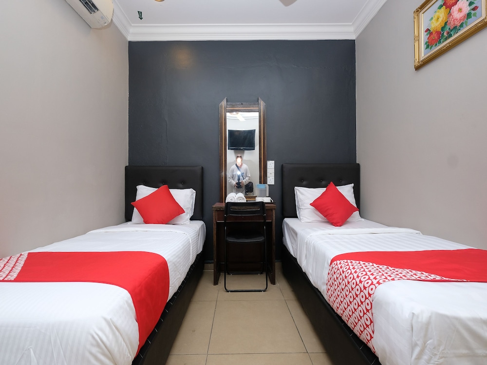 Deluxe Twin Room photo 2