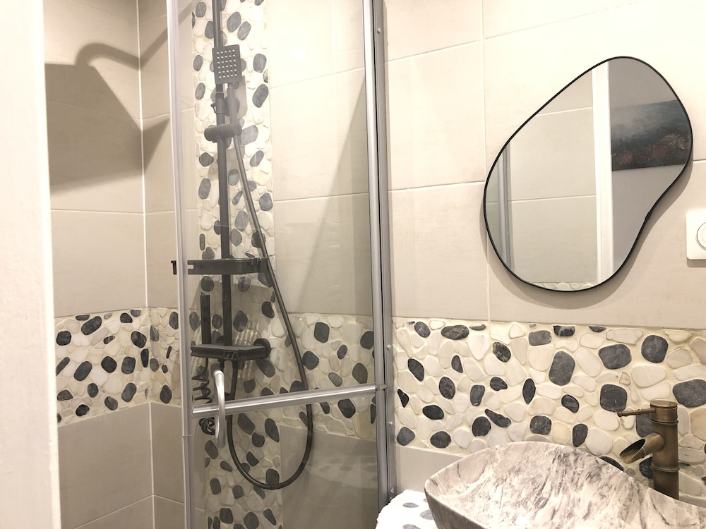 Deluxe Double Room, Shared Bathroom, Garden View (Chambre Boho) photo 3