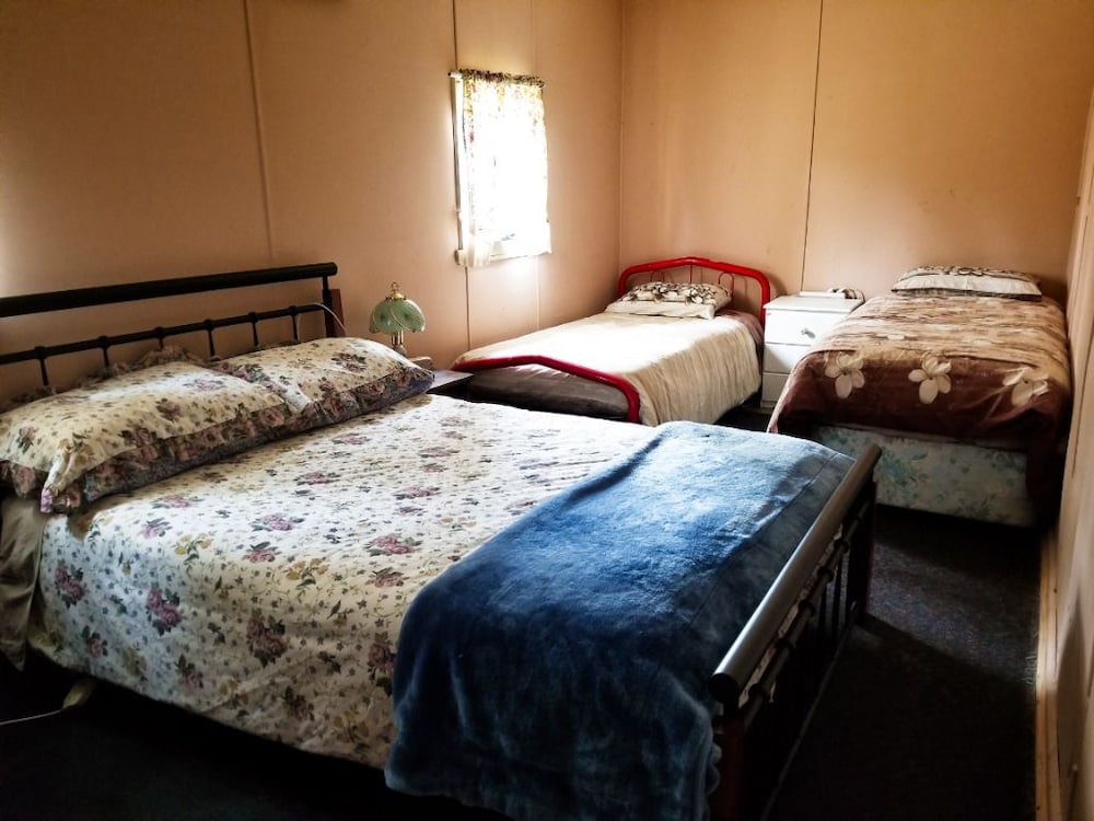 Basic Cabin photo 1