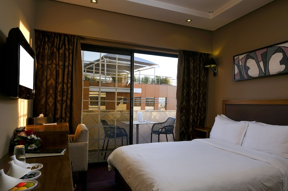 Standard Double Room, 1 Double Bed, Non Smoking, Courtyard View, photo 6
