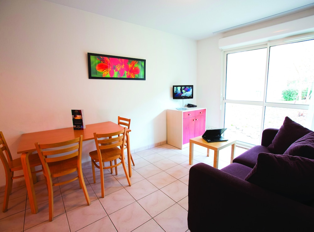 APARTMENT (DOUBLE BED) photo 2
