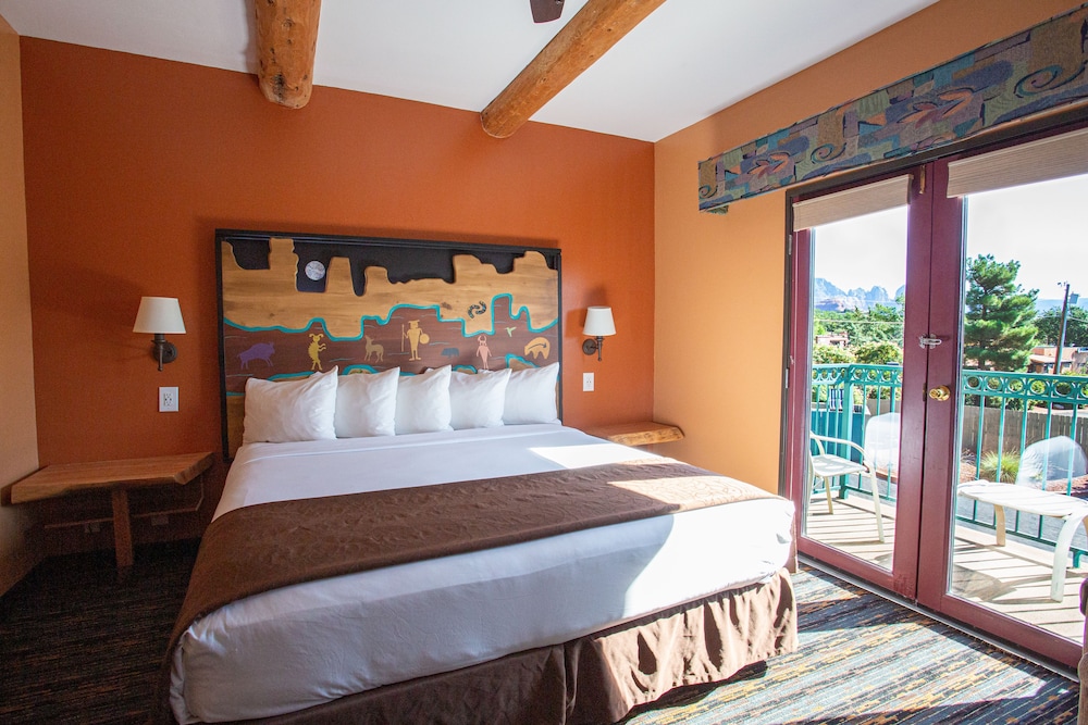 Panoramic Sedona King Suite photo 2