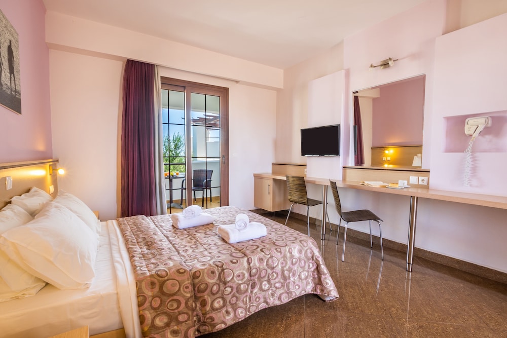 Single Room, Mountain View (Or Garden View)