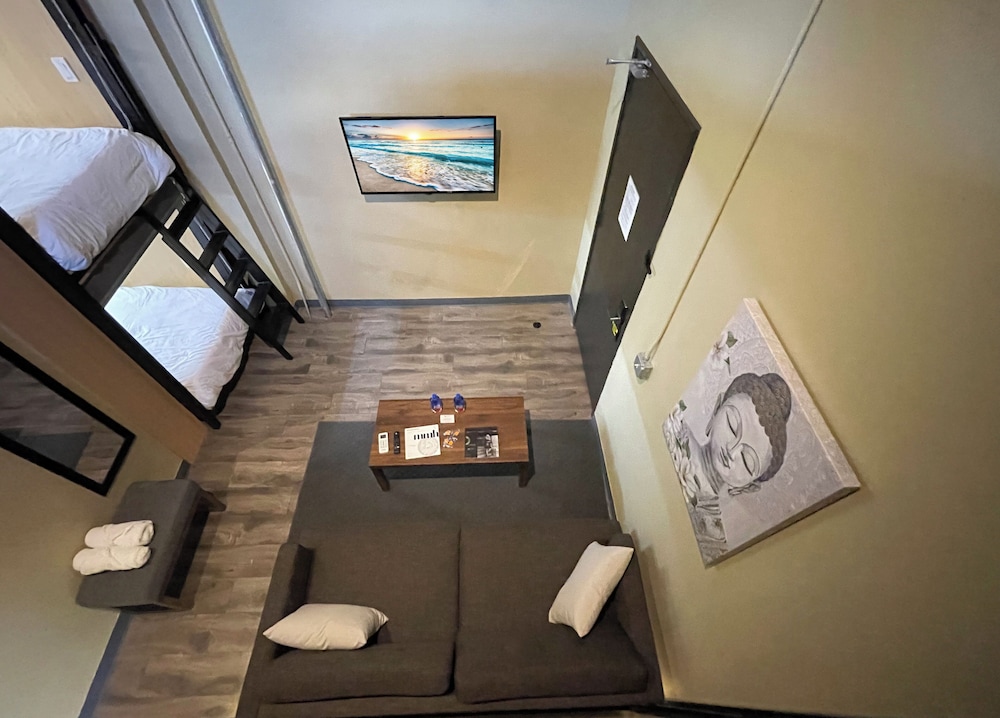 Deluxe Suite photo 2