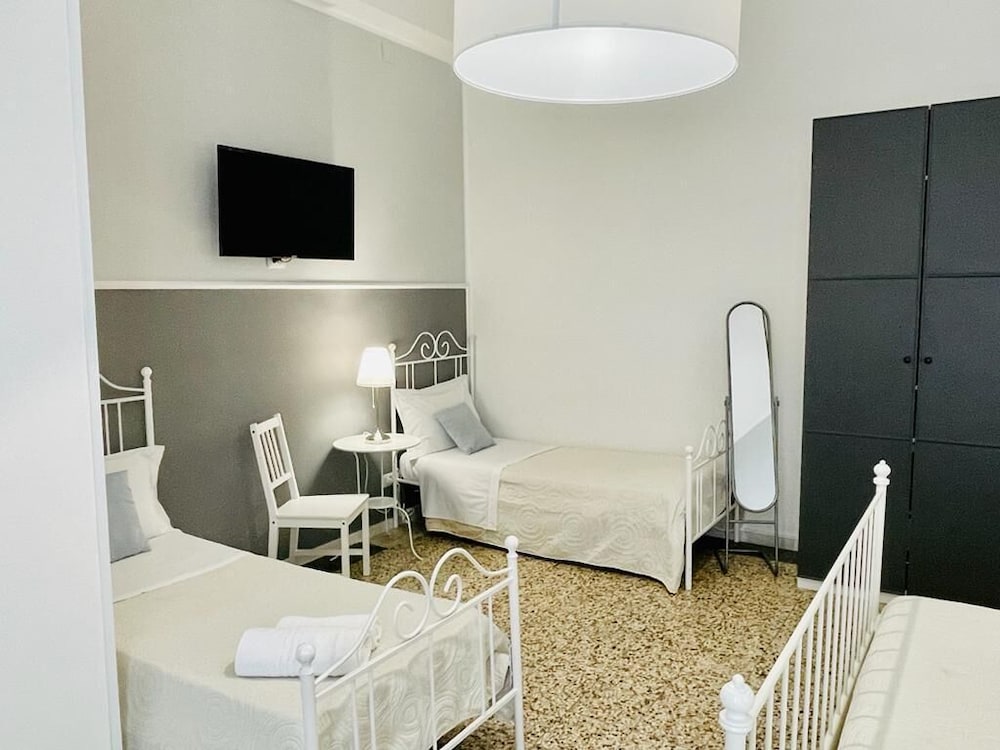 Panoramic Quadruple Room photo 2