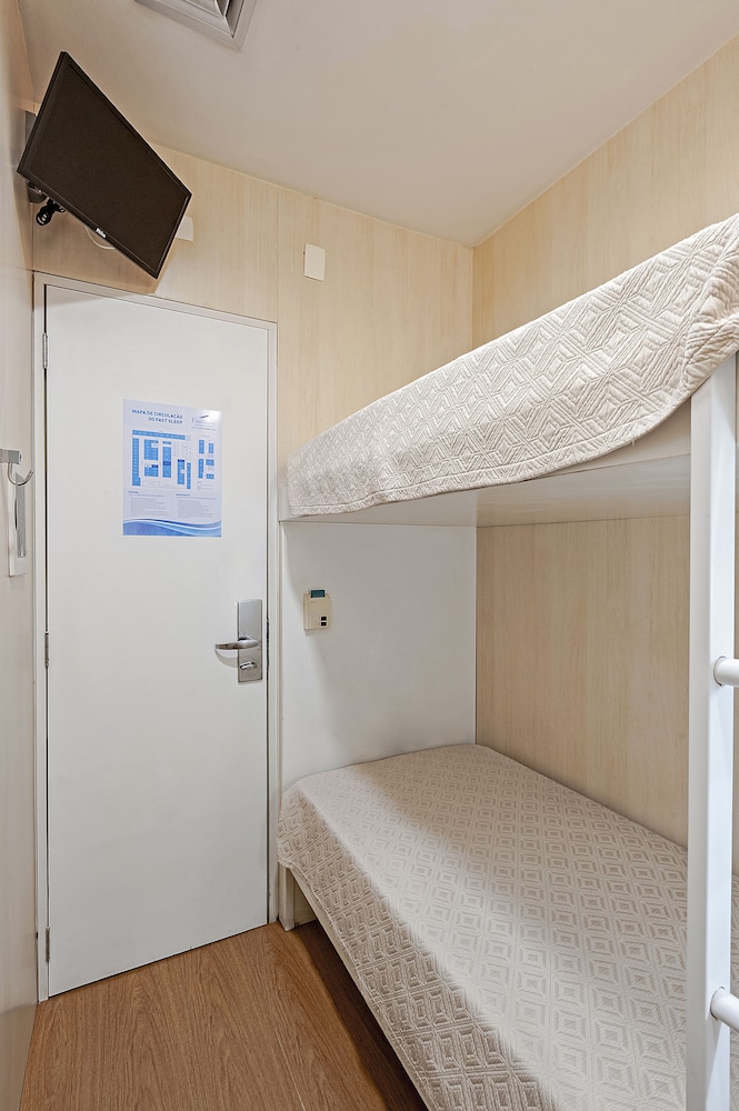 Comfort Twin Room, Shared Bathroom (domestic arrivals) photo 1