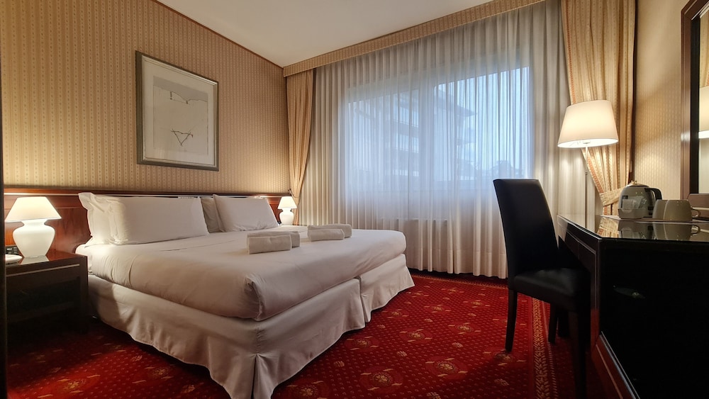 Standard Double or Twin Room - Photo 4