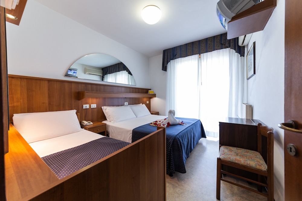 Double or Twin Room (Extra Bed) - Photo 3