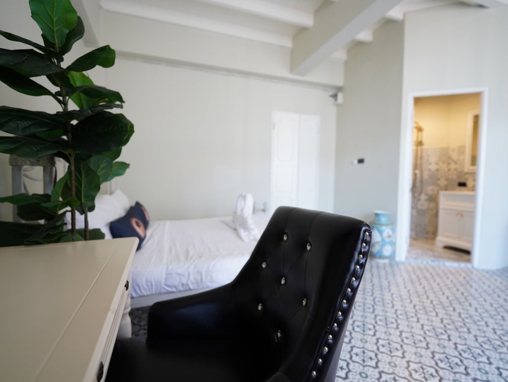 Superior Double Room, 1 Queen Bed, Non Smoking, Private Bathroom photo 2