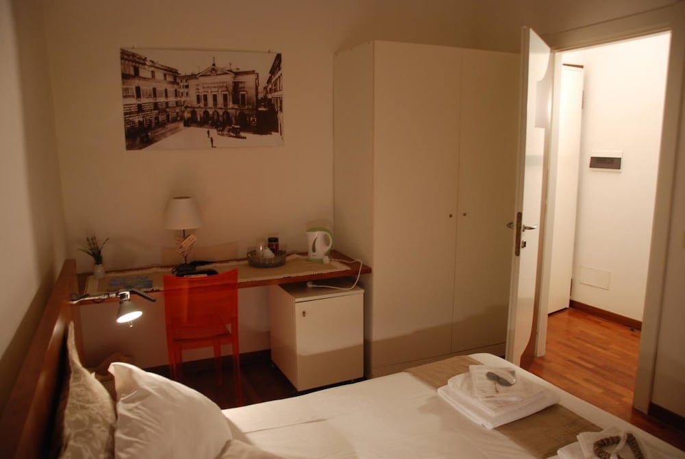 Double Room (Private External Bathroom)