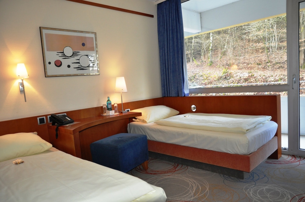 Standard Twin Room, Valley View photo 2