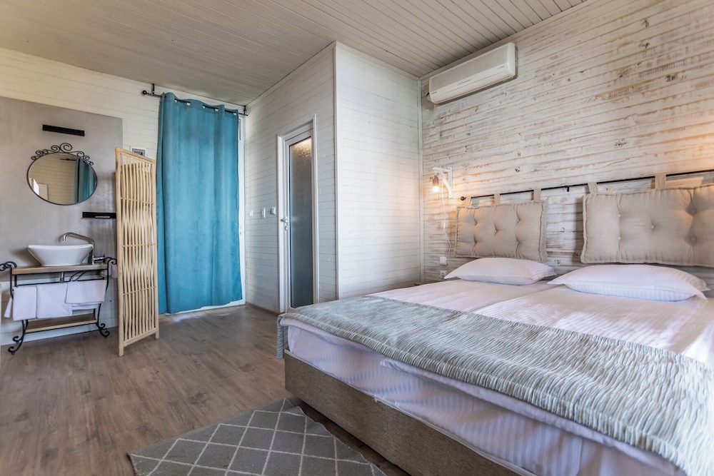 Standard Bungalow, Sea View