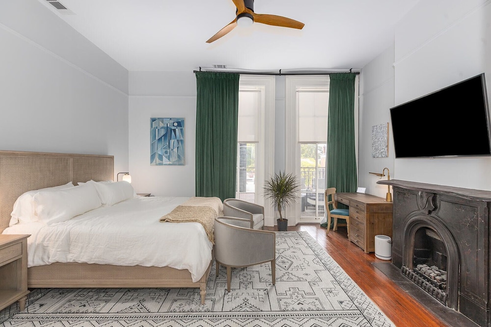 Room (Five)