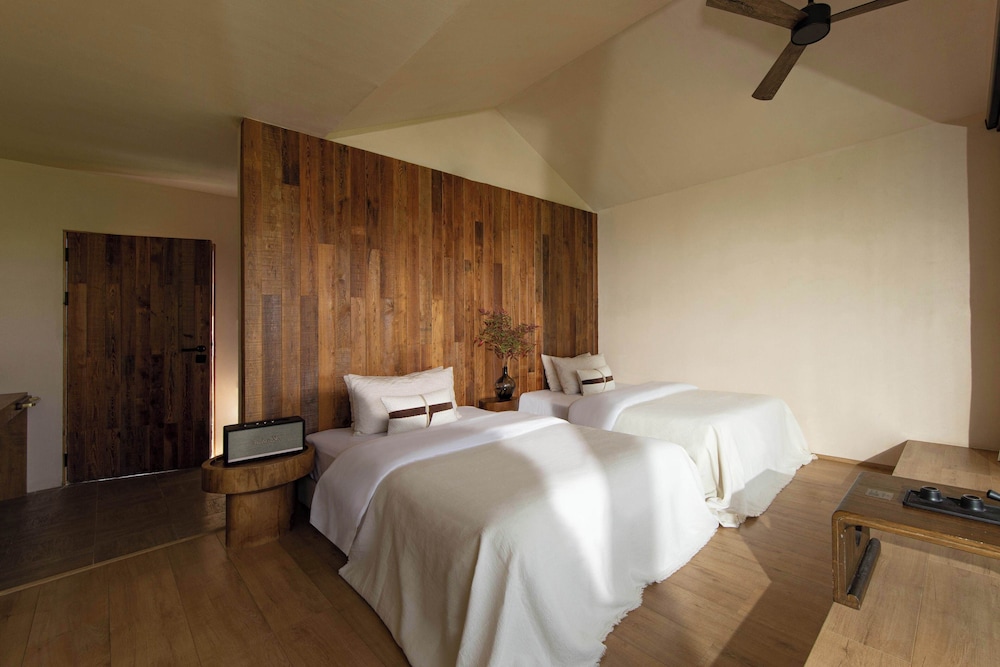 Standard Chalet, Multiple Beds, Hill View