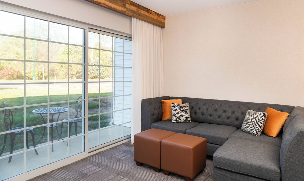 Standard Room, 1 King Bed, Accessible Bathtub - Photo 7