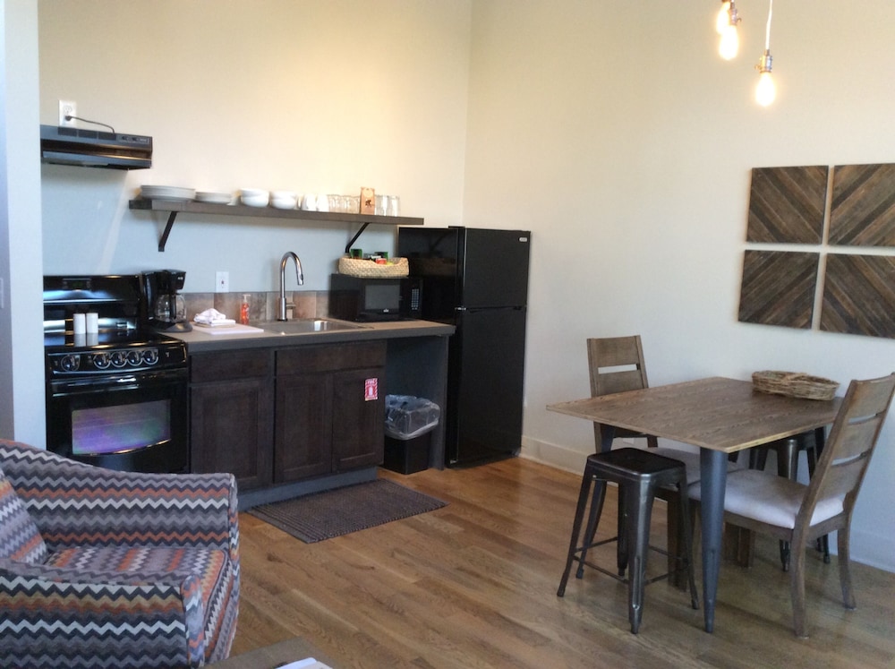 Villa, 1 King Bed, Kitchen (Semi-Detached) (Not Pet Friendly) photo 2