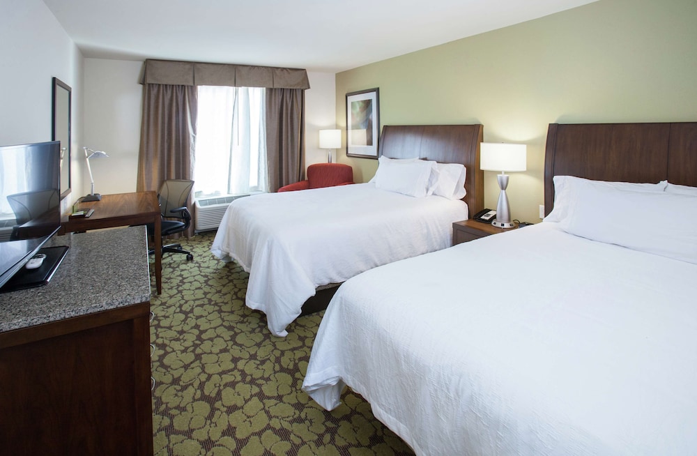 Room, 2 Queen Beds, Accessible (Roll In Shower)