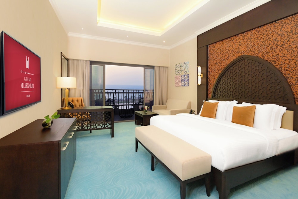 Deluxe Room King Bed - Non Sea View - Photo 1