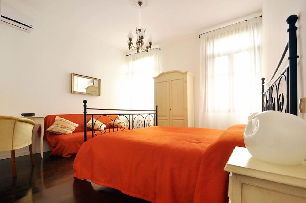 Superior Double Room (Private External Bathroom) photo 2