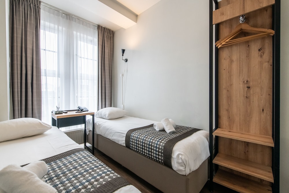 Economy Twin Room