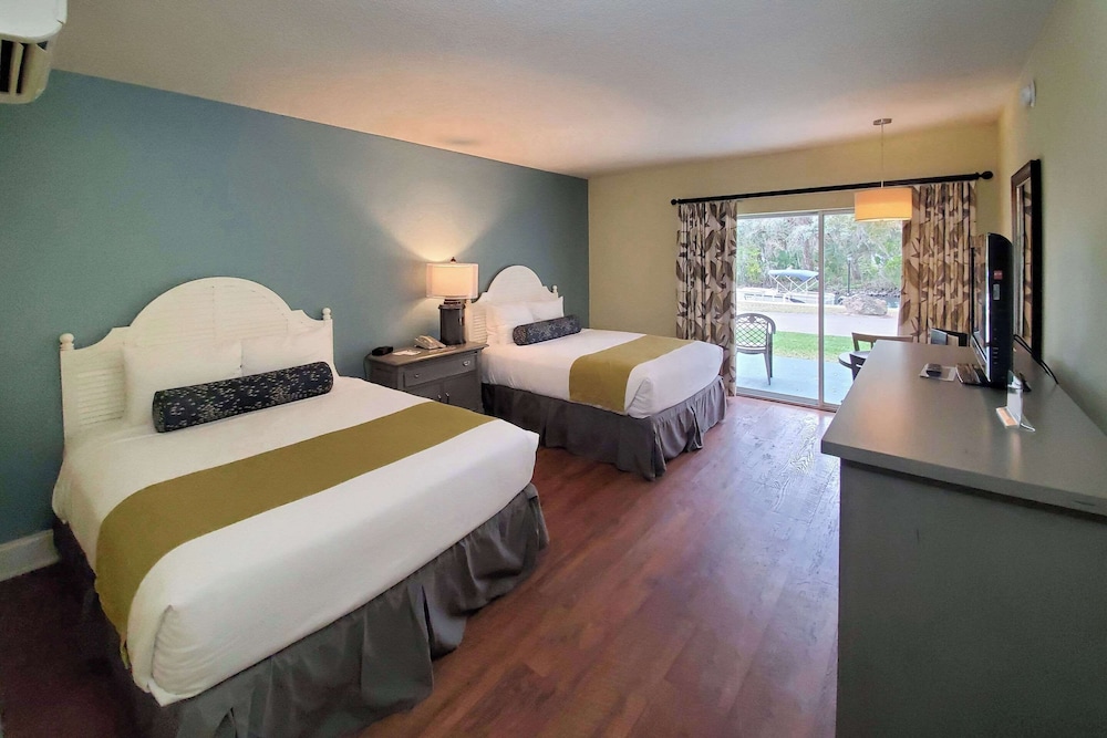 Room, 2 Double Beds, Non Smoking (Waterfront) photo 1