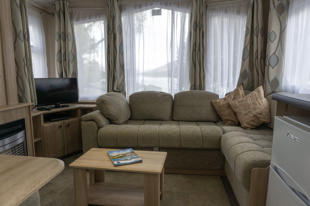 Small Caravan with Loch View - Pet Friendly photo 1