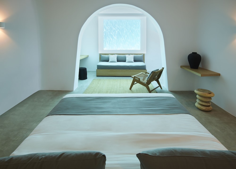 Melidonia Villa with Caldera View and Private Pool