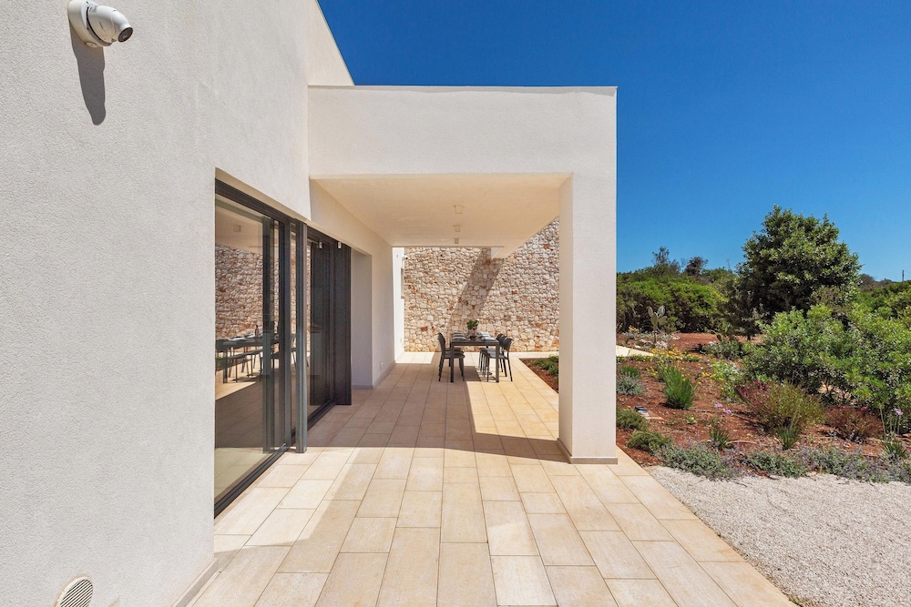 Villa photo 3