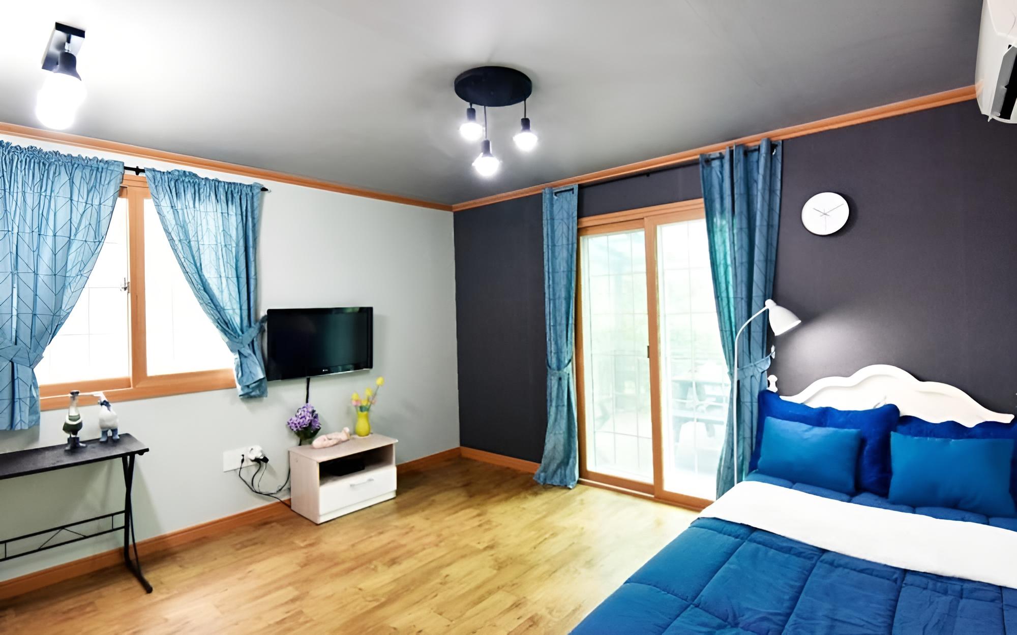 Room (Ongdal Spring WITH POND) photo 1