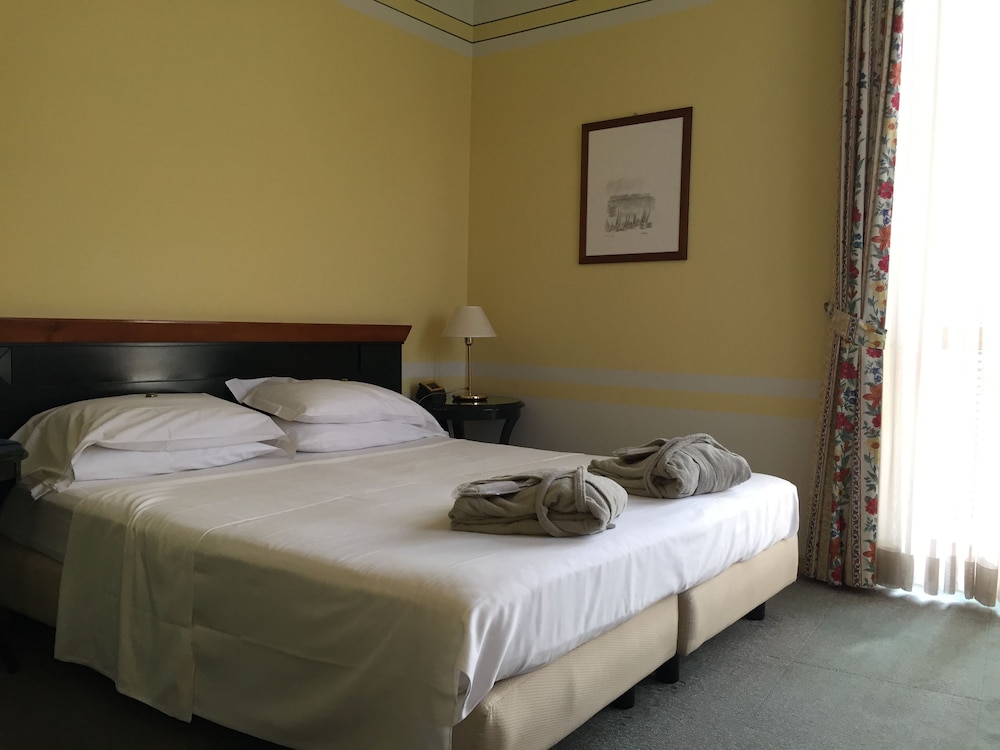 Comfort Double Room, 1 Bedroom, Lake View photo 2