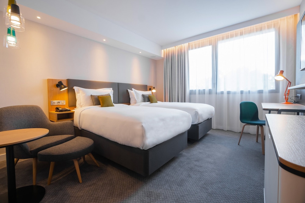 Standard Room, 2 Twin Beds - Photo 1
