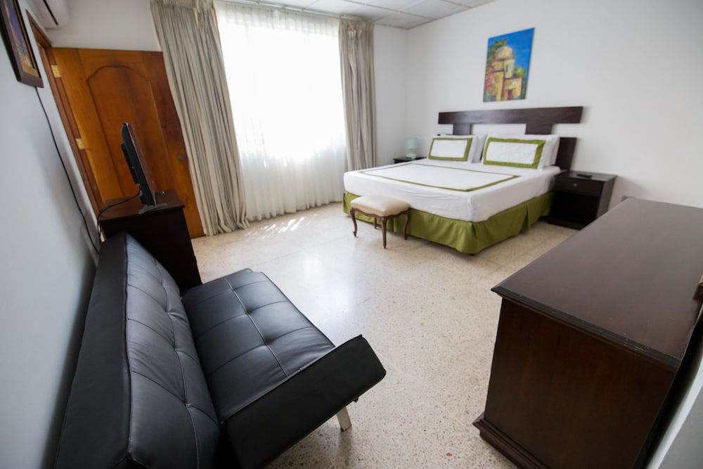 Family Suite, 2 Bedrooms, Non Smoking photo 3