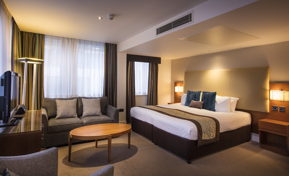 Executive Room, 1 King Bed with Sofa bed