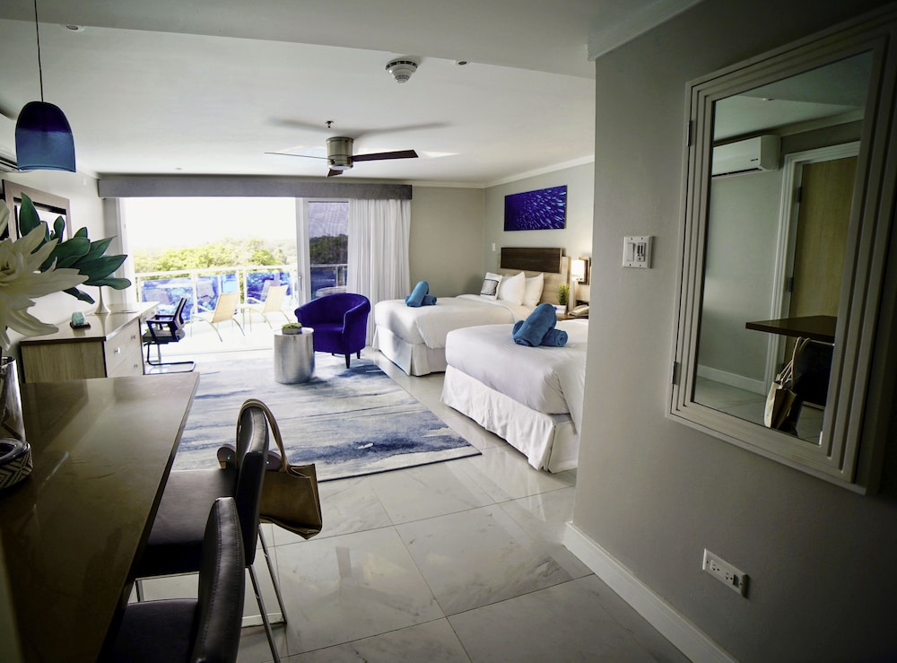 Standard Room, 2 Double Beds, Hot Tub, Ocean View