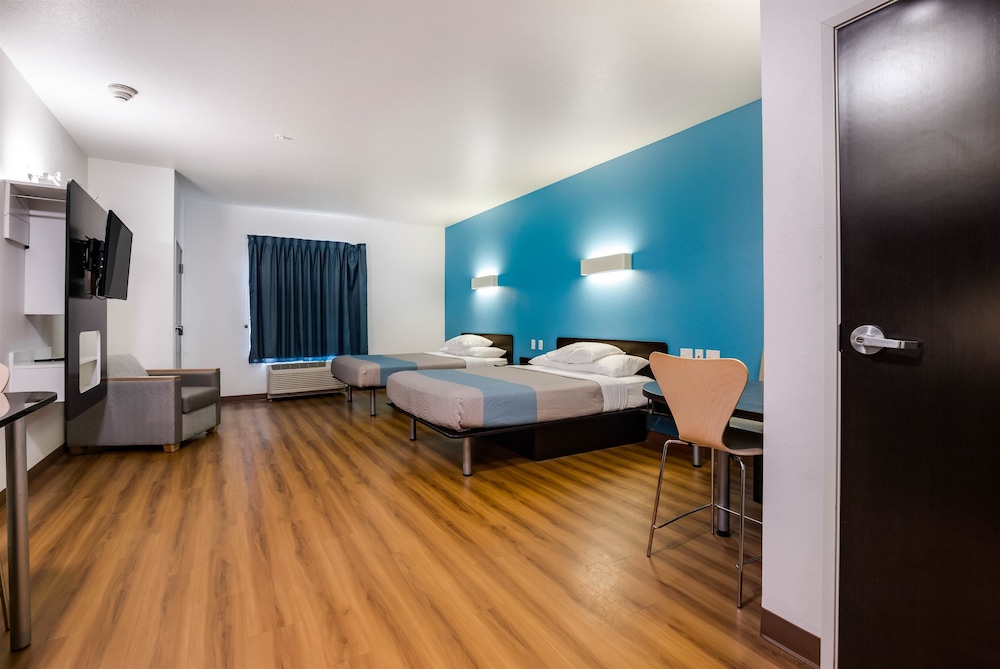 Deluxe Room, 1 Queen Bed, Accessible, Non Smoking photo 1