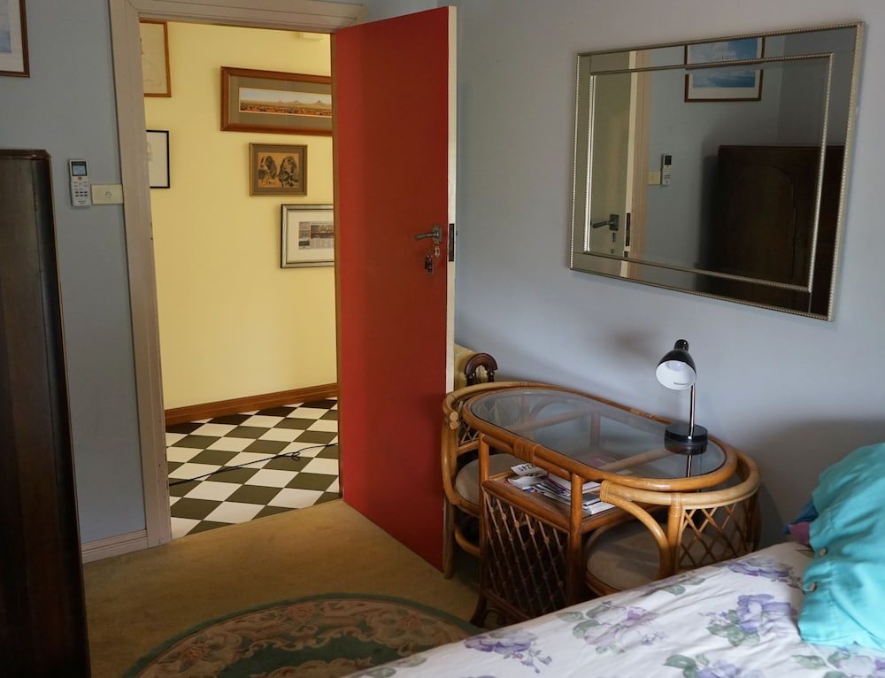 Basic Double Room, 1 Double Bed photo 3