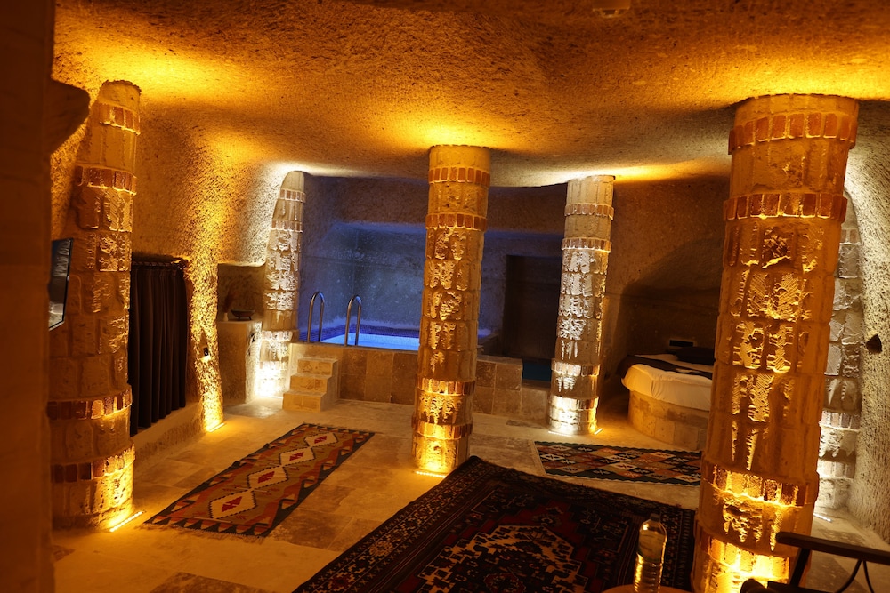 Honeymoon Room photo 1