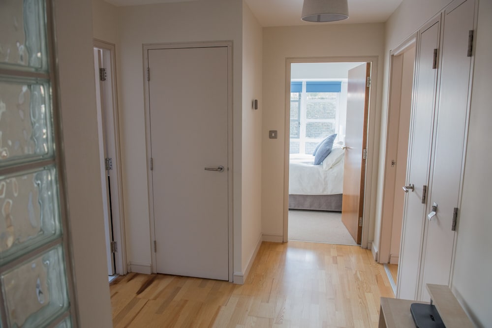 City Apartment, 2 Bedrooms, Non Smoking, City View photo 3