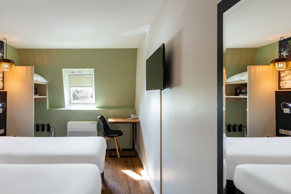 Standard Twin Room, 2 Twin Beds - Photo 3