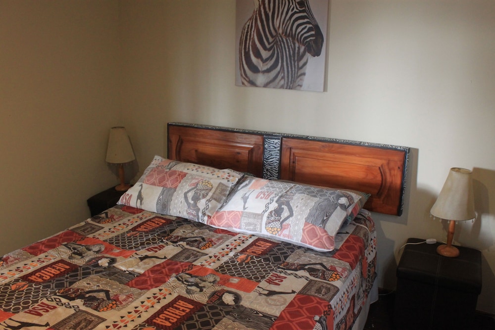 Zebra Log Cabin photo 1