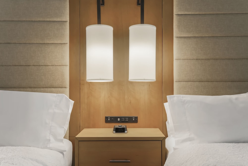 Premium Room, 2 Queen Beds, Accessible, Bathtub (Snacks) - Photo 4
