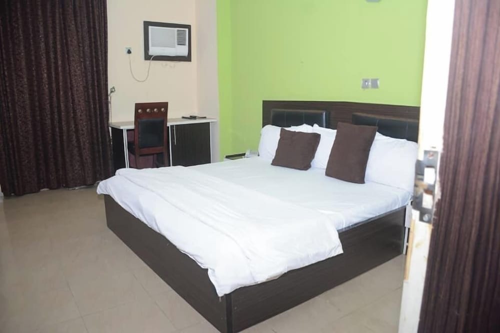 Classic Room, City View