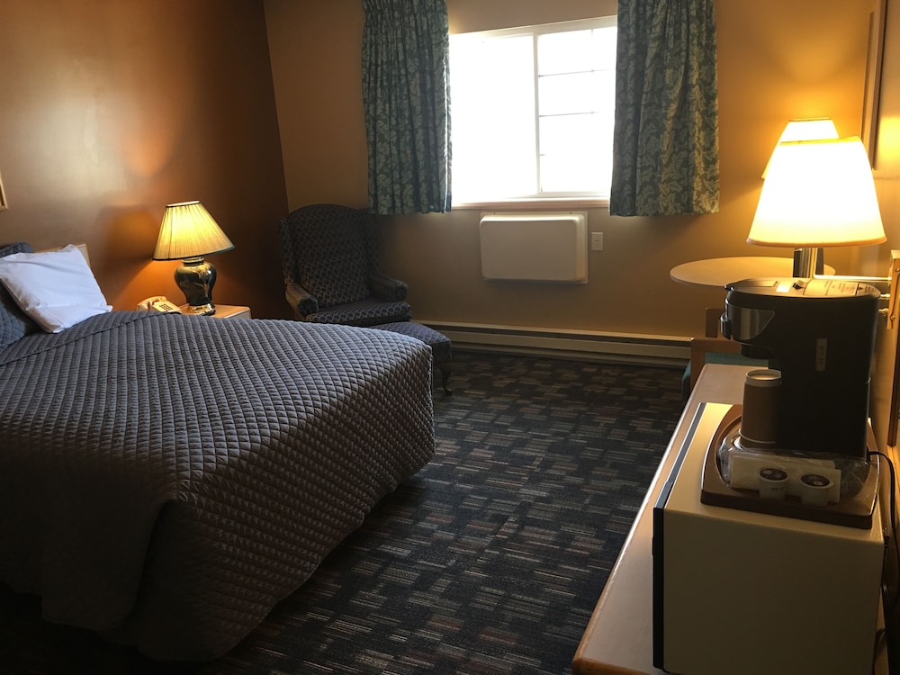 Standard Room, 1 Queen Bed