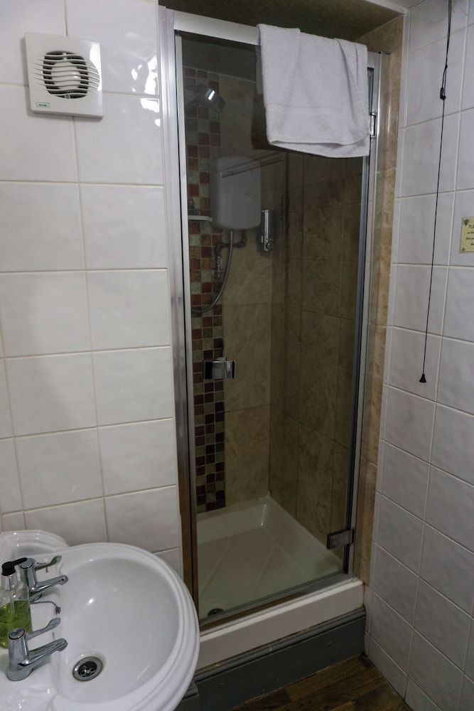 Classic Twin Room, 2 Twin Beds, Non Smoking - Photo 10