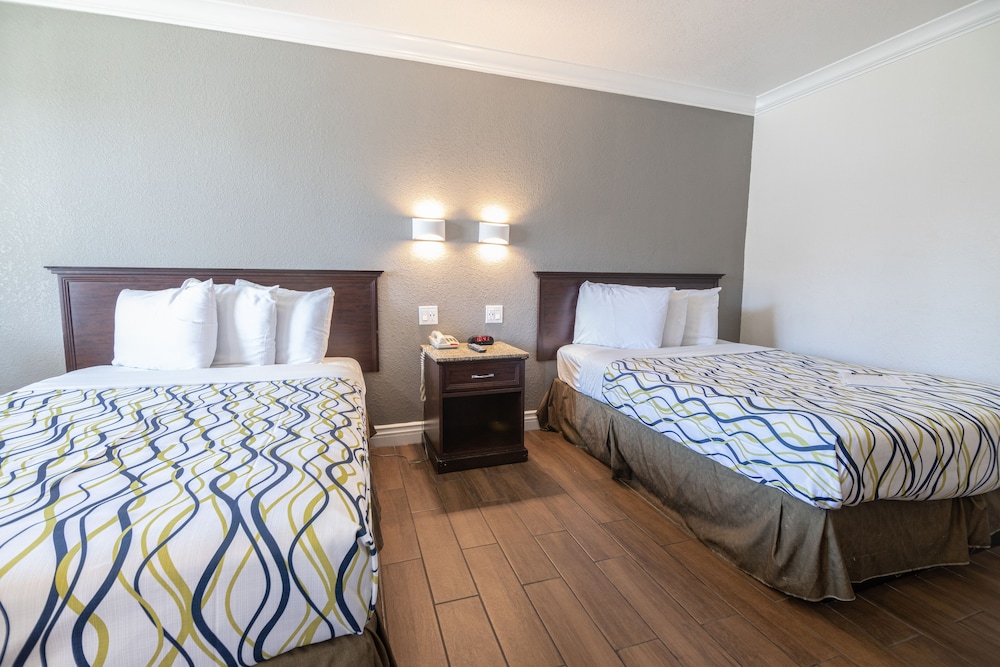 Deluxe Double Room, 2 Double Beds, Accessible photo 1