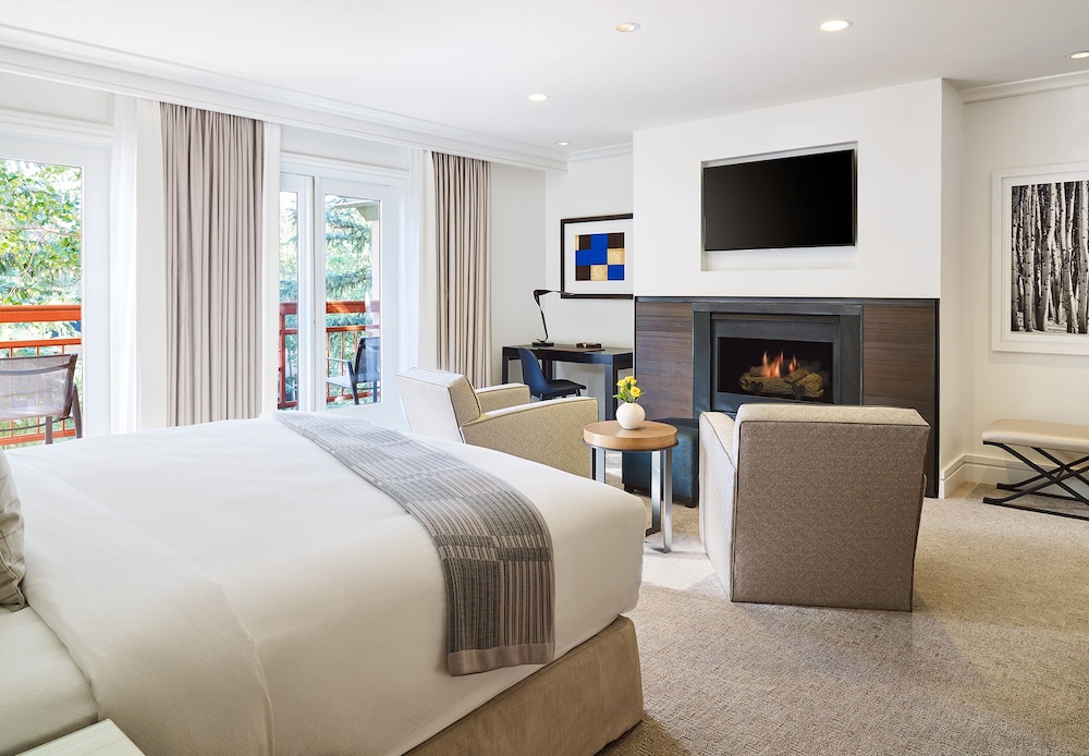 Room, 1 King Bed (Town Side) - Photo 1