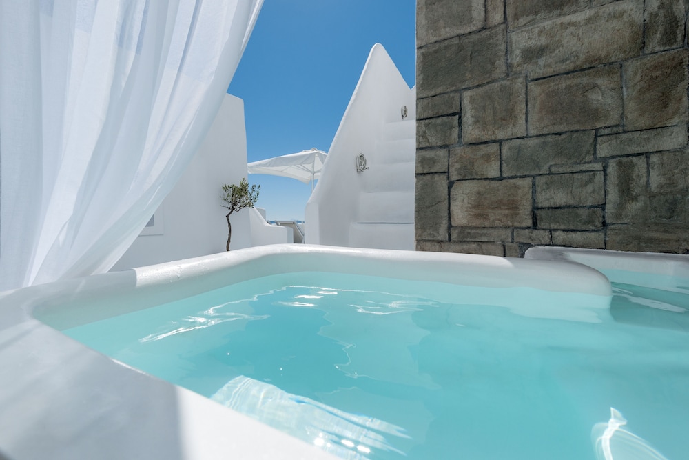 Superior Apartment (Outdoor Hot Tub) - Photo 18